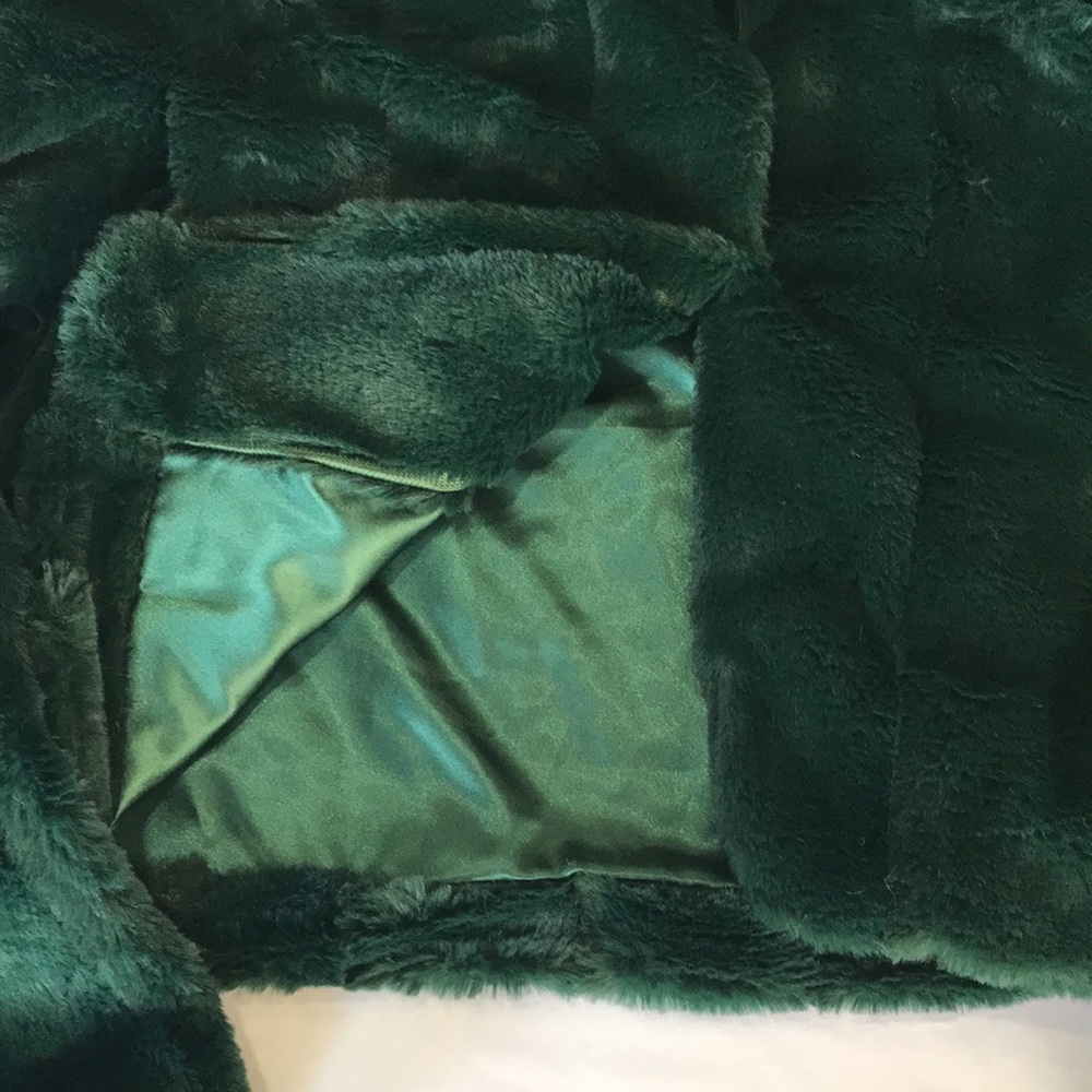 Laundry by Shelli Seagal Faux Fur Shrug Emerald size L - Picture 9 of 13